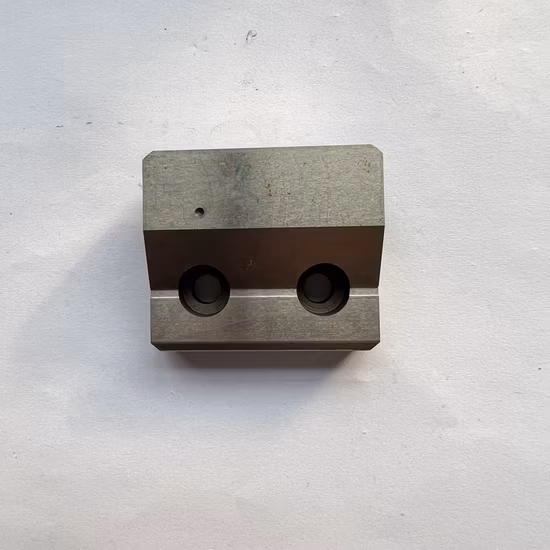 Pièces de découpe pour l'usinage CNC de précision de machines de découpe de couches minces de semi-conducteurs